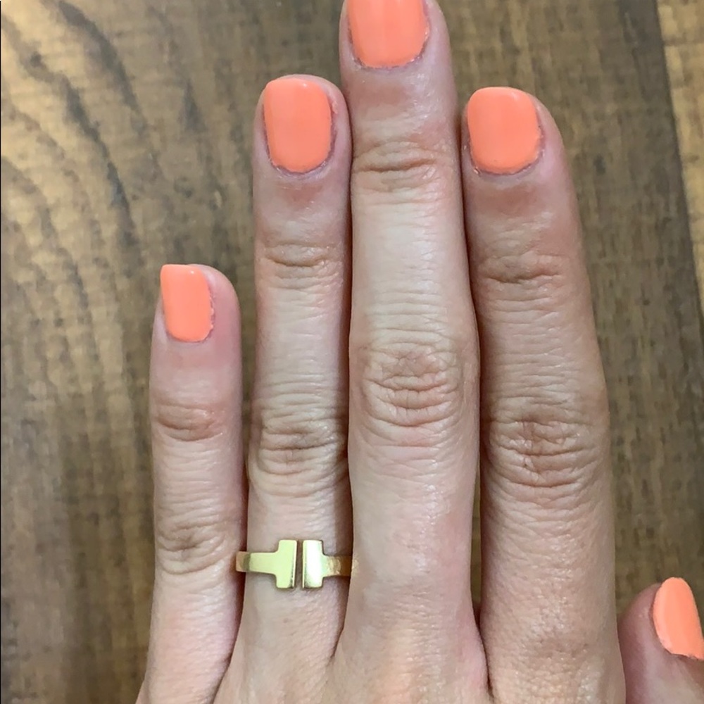 Custom made 18K gold T ring